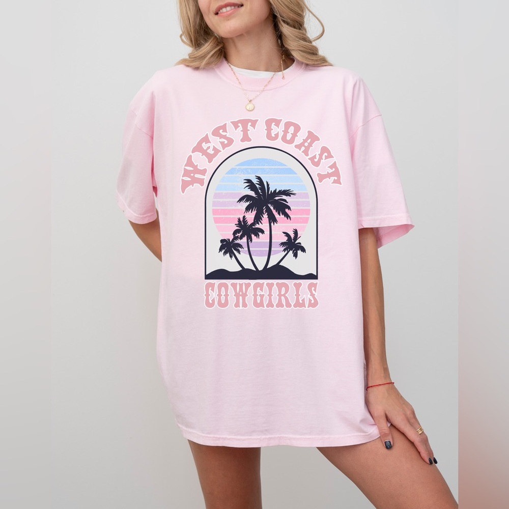 ⬇️ PRICE CUT ⬇️ Comfort Colors Coastal Cowgirl West Coast Retro Graphic Tshirt - Picture 5 of 10